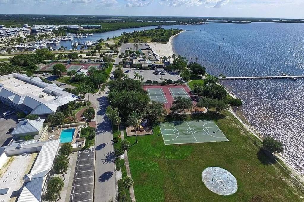 Manatee, Studio202, Beach Steps Away! Pool+Wifi Ruskin Exterior photo